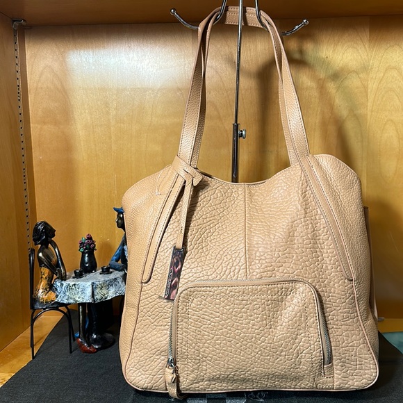 💕NWT Vince Camuto Shoulder Bag 💕 - Picture 1 of 14